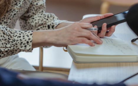 Justiça reverte condenação de R$ 600 mil contra jornalista e Zero Hora