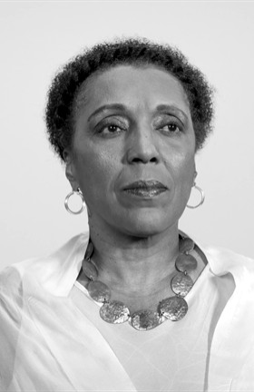 Vera Lúcia Santana Araújo