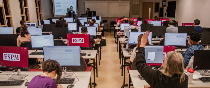 Domingo de Dados 2025: Abraji recebe apoio do R Consortium e da Python Software Foundation