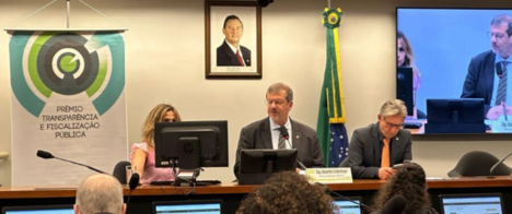O Curso Reporta+, da Abraji em parceria com a Atricon, é o vencedor do Prêmio Transparência e Fiscalização Pública 2026